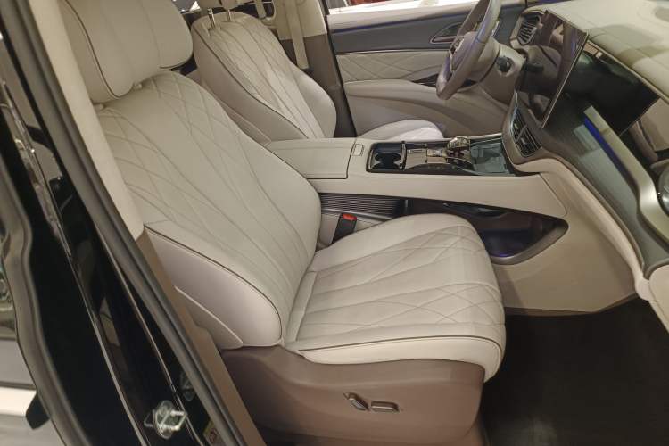 Used Denza D9 2022 DM-i 970 Four-Wheel Drive Flagship Model