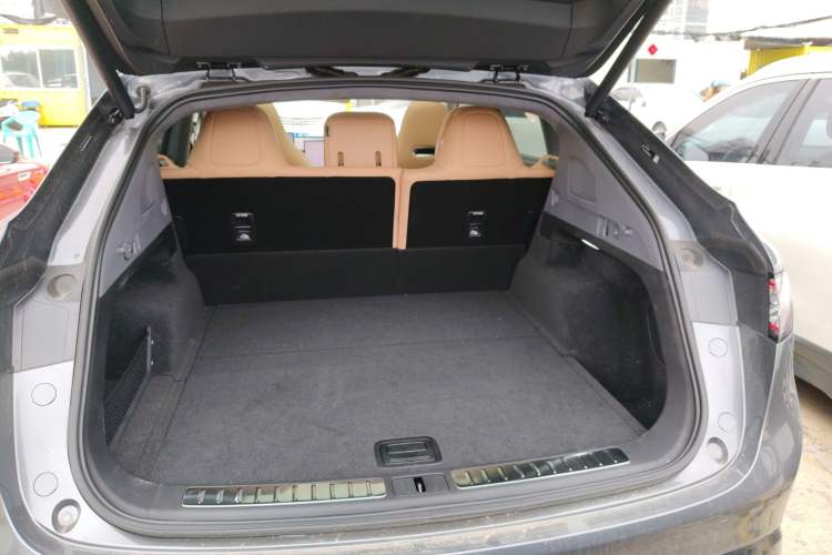 Used Hima Luxeed R7 2024 All-Electric 667 km Max
