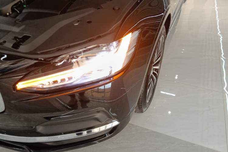 Used Volvo S90 2025 B5 Zhiyi Luxury Edition