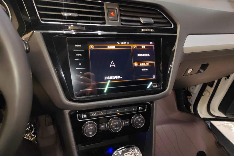 Used Volkswagen Tiguan L 2020 330TSI Automatic Two-Wheel Drive Smart Luxury Edition China VI Standard
