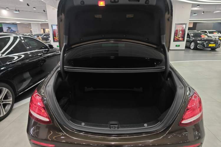 Used Mercedes-Benz E-Class 2018 Facelift E 200 L Sport Edition