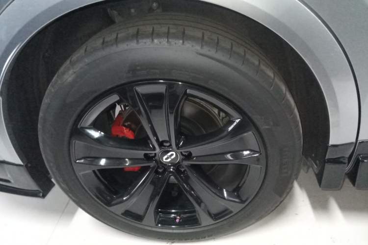 Used Hima AITO M8 2025 Extended-Range Max+ Version 53.4 kWh 5-Seater Edition
