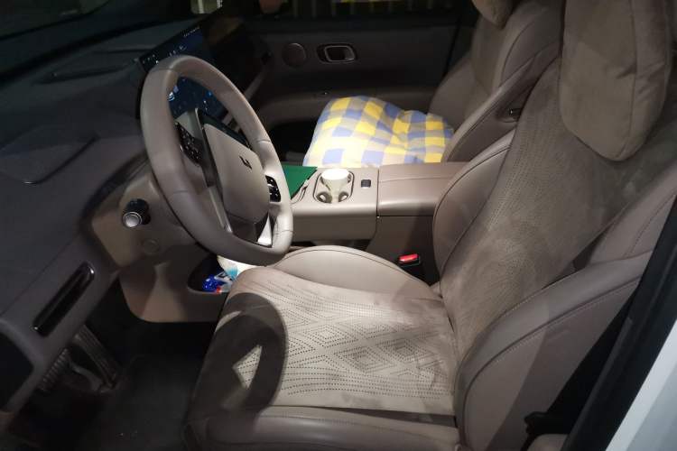 Used Li Auto Li Auto i6 2025 Model Two-Wheel-Drive Standard Type