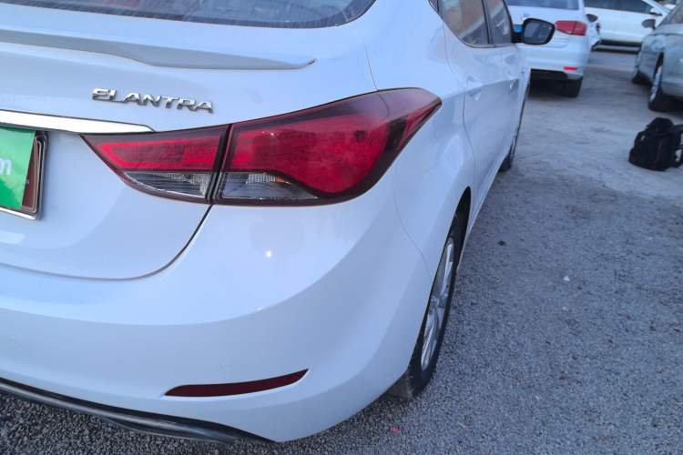 Used Hyundai Elantra 2016 1.6L Automatic Smart Version
