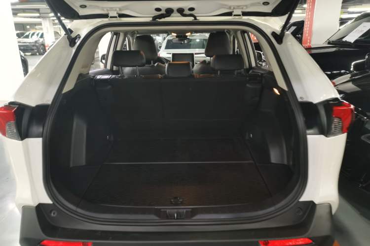 Used Toyota RAV4 2020 2.0L CVT Two-Wheel Drive Fashion Edition
