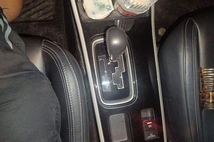 Used Mitsubishi Outlander 2019 2.0L Two-Wheel Drive Comfort Edition 7-Seater China VI Standard
