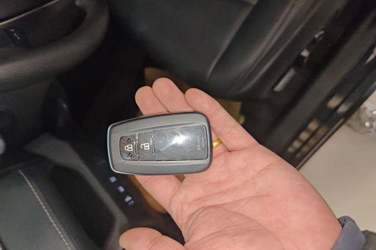 Used Toyota RAV4 2023 2.0L CVT Two-Wheel Drive Fashion Edition
