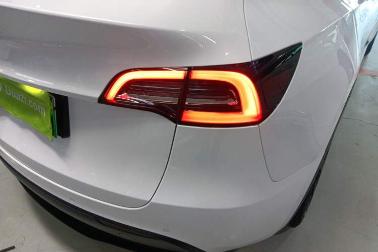 Used Tesla Model Y 2021 Long-Range All-Wheel-Drive Version