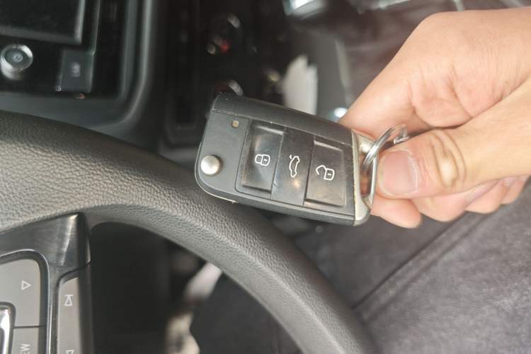 Used Volkswagen Tiguan L 2019 330TSI Automatic Two-Wheel Drive Luxury Edition China V Standard