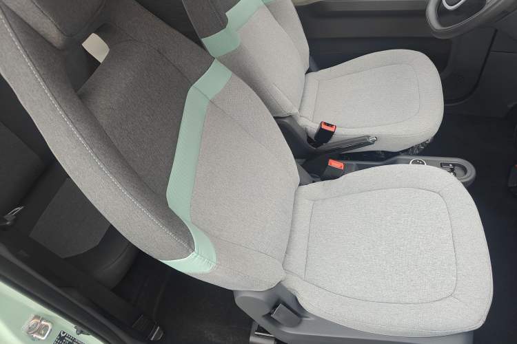 Used Wuling Hongguang MINIEV 2022 Macaron Fashion Model Lithium Iron Phosphate
