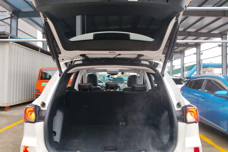 Used Ford Escape 2020 EcoBoost 245 Four-Wheel Drive Luxury Edition