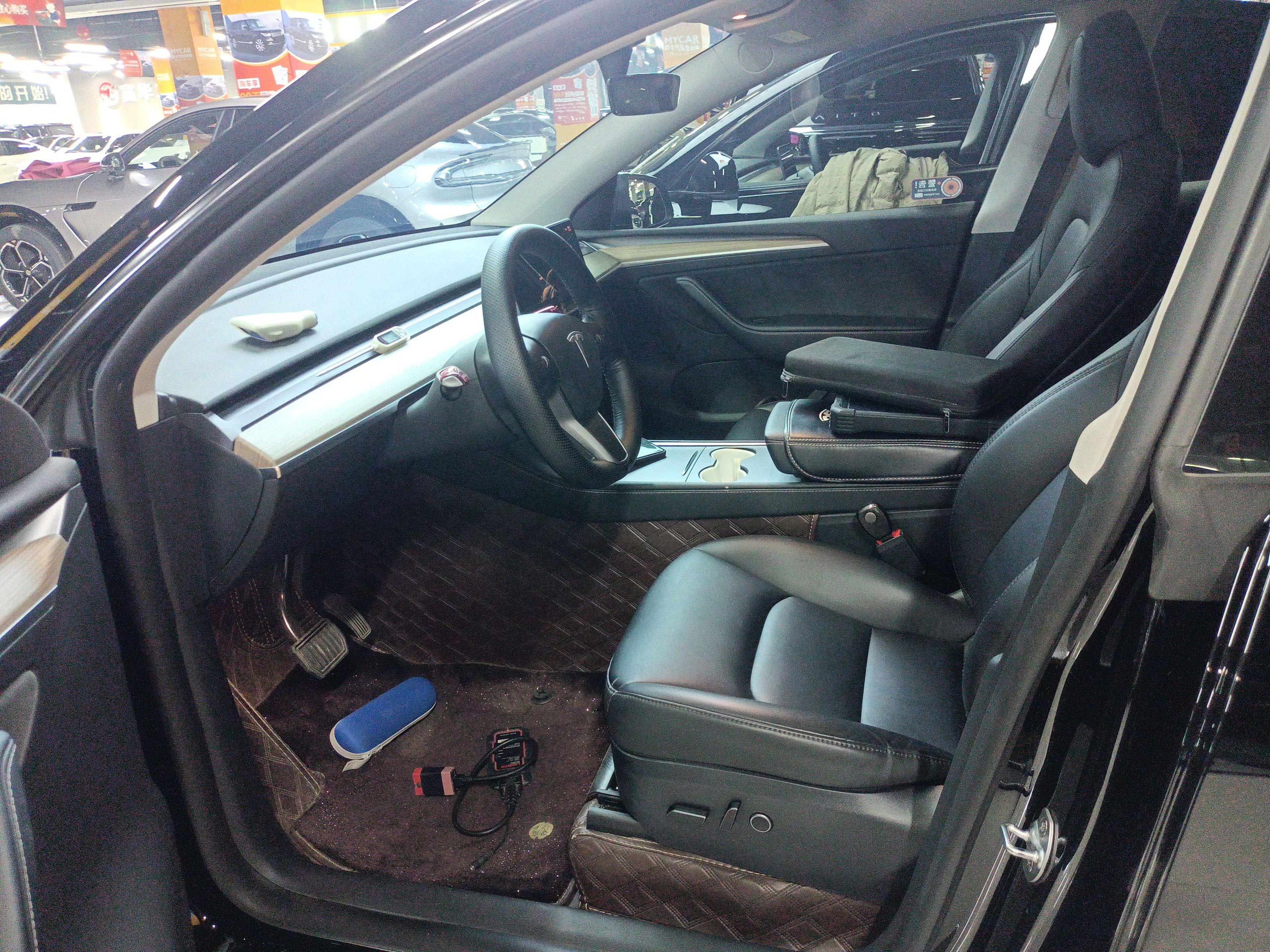 Переднее сиденье в автомобиле