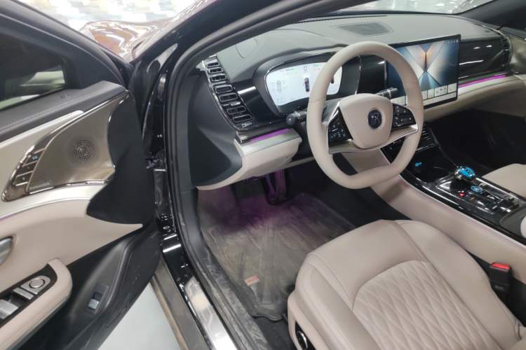 Used BYD Han 2025 DM-i Smart Drive 125KM Prestige Model
