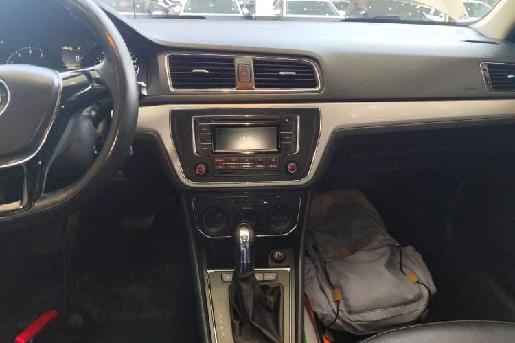 Used Volkswagen Gran Lavida 2015 230TSI DSG Comfort Edition
