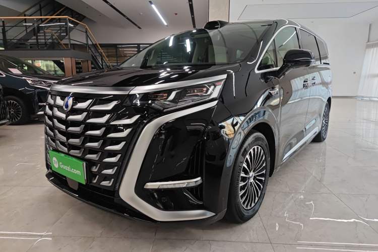 Used Denza D9 2025 DM-i Intelligent Drive 1020 Four-Wheel Drive Flagship Model