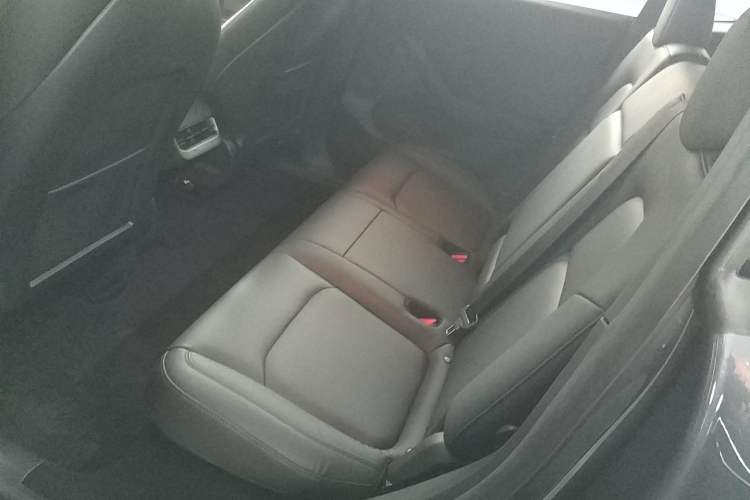 Used Tesla Model Y 2021 Long-Range All-Wheel-Drive Version
