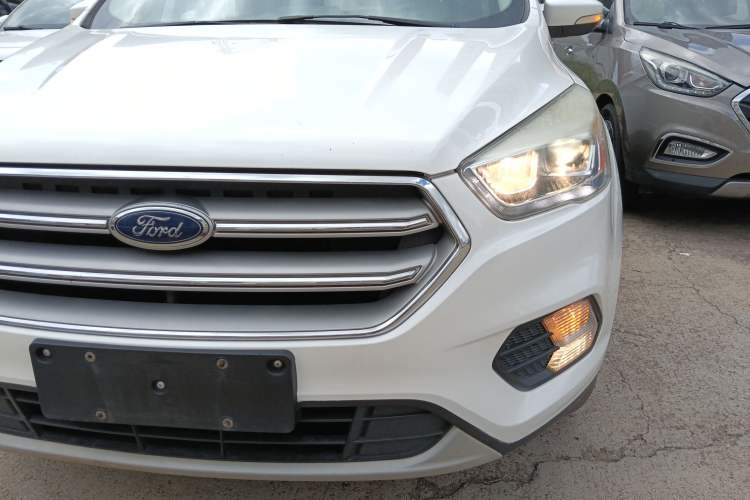 Used Ford Kuga 2018 EcoBoost 180 Two-Wheel-Drive Platinum Edition
