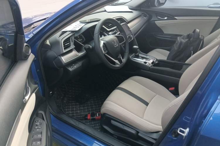 Used Honda Civic 2016 220TURBO CVT Luxury Edition
