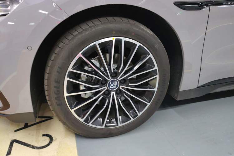 Used BYD Han 2025 DM-i Intelligent Driving Edition 125KM LiDAR Flagship Model
