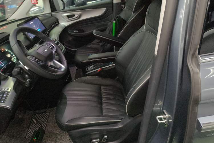 Used Roewe iMAX8 2021 400TGI Supreme Series Prestige Edition
