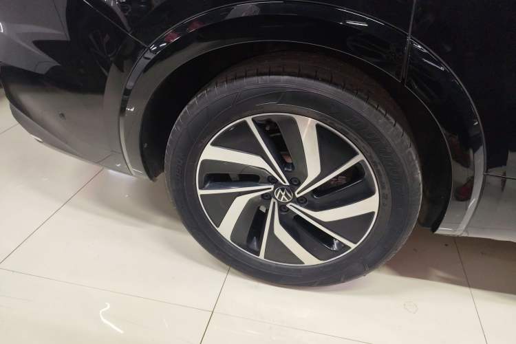 Used Volkswagen Viloran 2024 380TSI Luxury Edition
