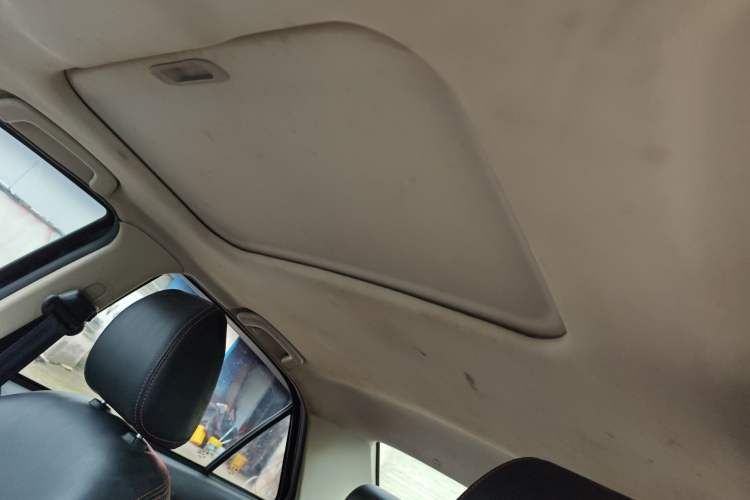 Used Geely Auto Diamond 2016 1.5L Manual Elite Version China IV Standard
