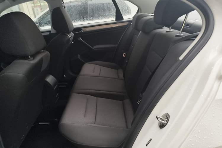 Used Volkswagen Bora 2017 1.6L Automatic Fashion Model