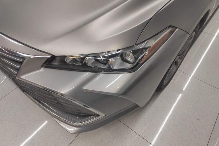 Used Toyota Avalon 2019 Dual-Engine 2.5L Luxury Edition China VI Standard
