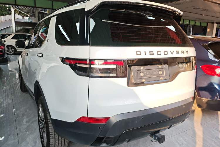 Used Land Rover Discovery 2018 2.0T SE
