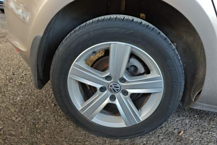 Used Volkswagen Golf 2017 1.6L Automatic Comfort Million-Vehicle Anniversary Edition
