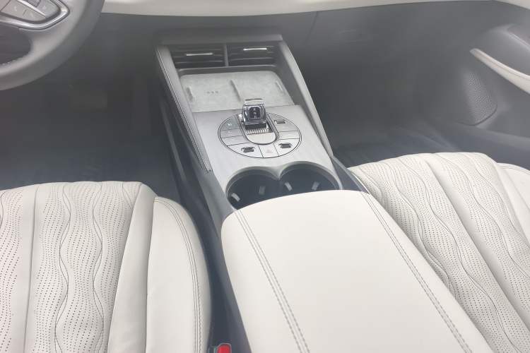 Used BYD Seal 06 New Energy 2024 DM-i 120KM Flagship Model
