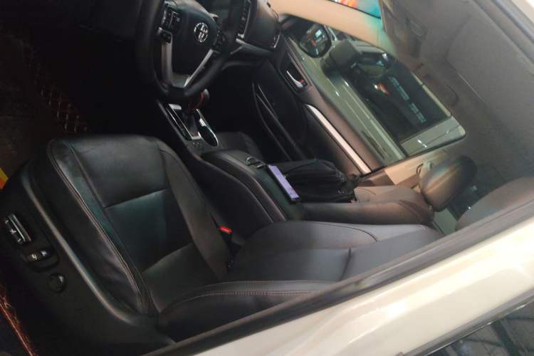 Used Toyota Highlander 2015 2.0T Four-Wheel Drive Luxury Edition 7-Seater
