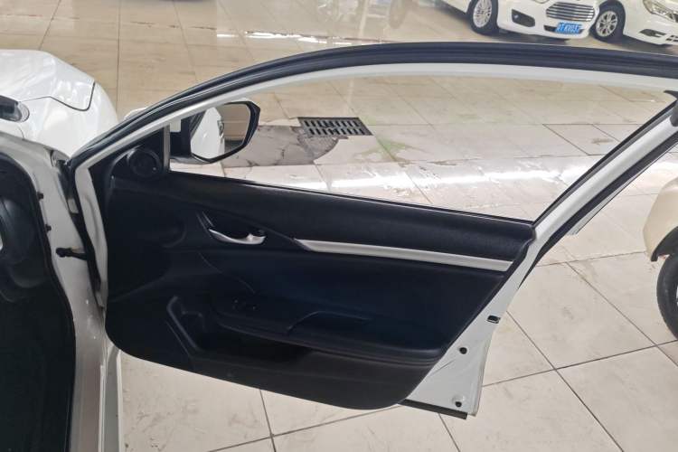 Used Honda Civic 2016 220TURBO CVT Luxury Edition