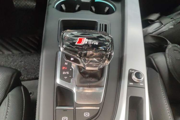 Used Audi A4L 2022 40 TFSI Luxury Dynamic Model