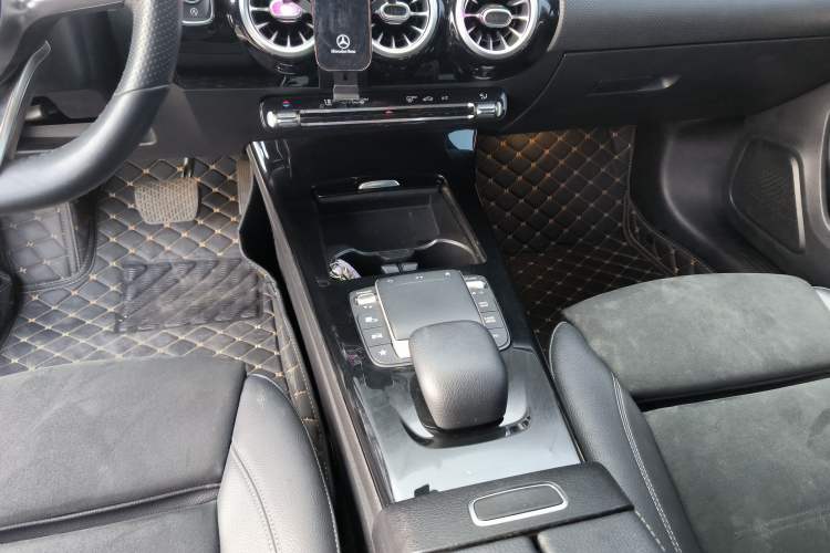 Used Mercedes-Benz A-Class 2021 A 200 L Sport Sedan Fashion Model
