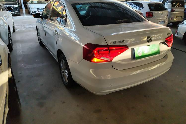 Used Volkswagen Jetta 2019 Dream Edition 1.4L Manual Fashion Version
