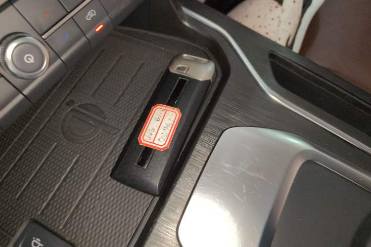 Used Wey VV6 2019 2.0T Two-Wheel-Drive Ultra-Luxury Version China VI Standard
