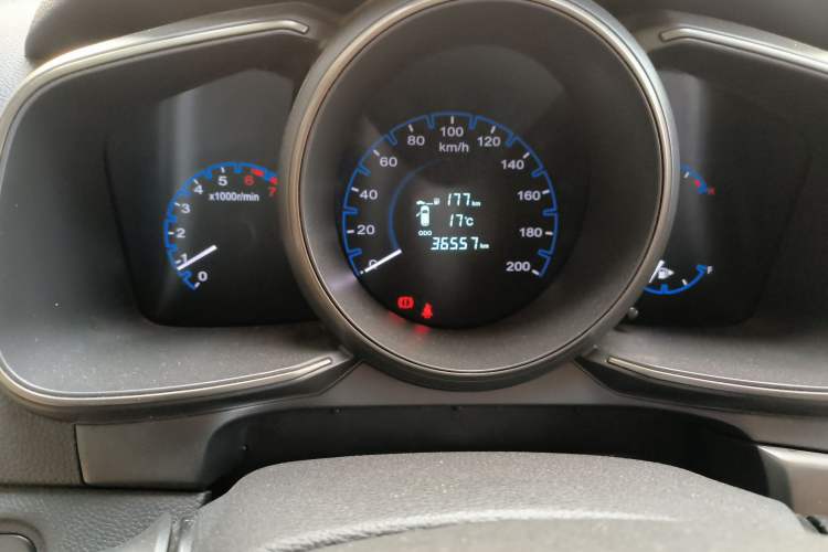 Used Oshan CX70 2016 1.6L manual luxury version
