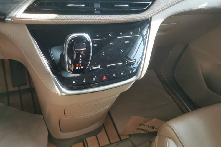 Used Buick GL8 2021 ES Land Cruiser 653T Luxury Edition
