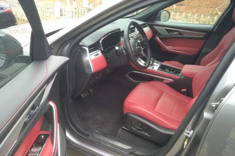 Used Jaguar F-PACE 2024 P250 R-Dynamic SE