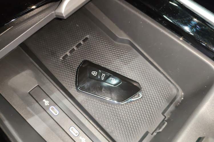 Used Volkswagen Passat 2025 Pro 380TSI Starry Dragon Luxury Edition
