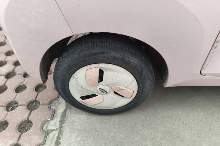 Used Chery QQ Ice Cream 2022 170km Sundae Phosphate Lithium-Ion
