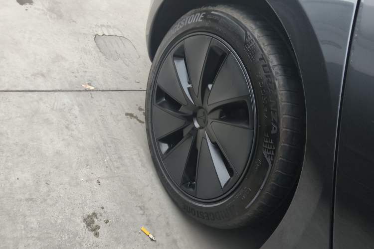 Used Tesla Model 3 2025 Rear-Wheel-Drive Version
