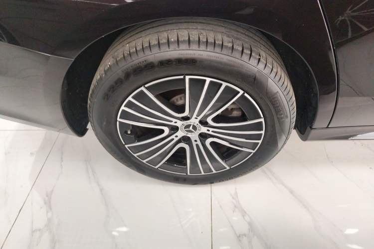 Used Mercedes-Benz E-Class 2025-Year Facelift E 260 L