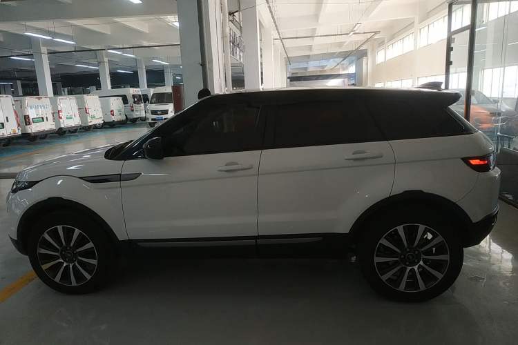 Used Land Rover Range Rover Evoque 2018 240 PS SE Smart Brilliance Edition