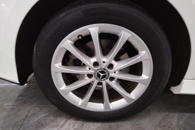 Used Mercedes-Benz A-Class 2021 A 200 L Sport Sedan Fashion Model
