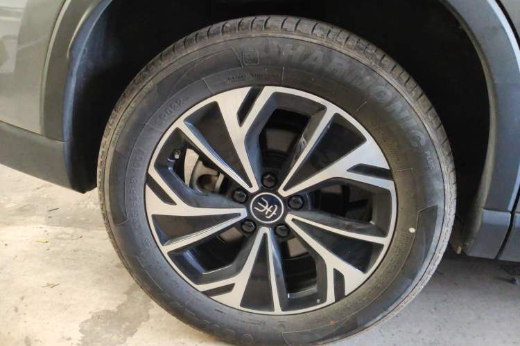 Used BYD Song Pro New Energy 2023 Champion Edition DM-i 71KM Navigation Model
