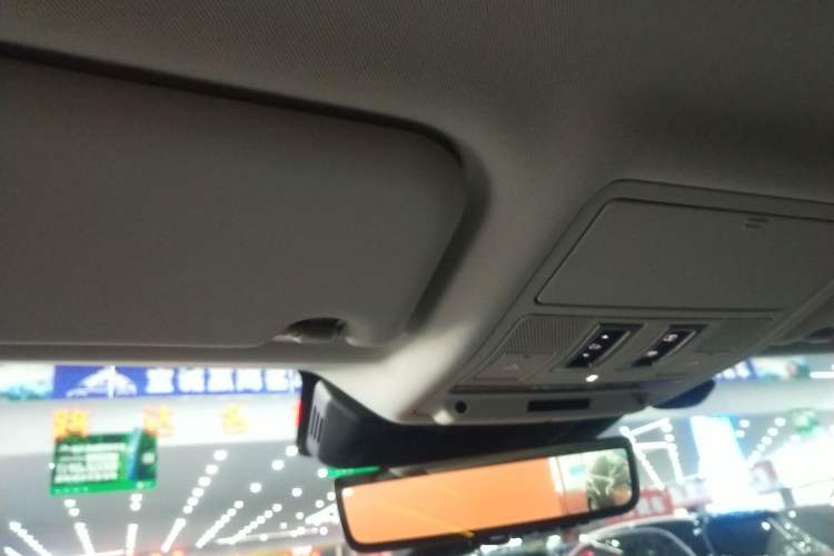 Used Land Rover Range Rover Evoque 2021 Range Rover Velar L 249PS R-Dynamic First Edition
