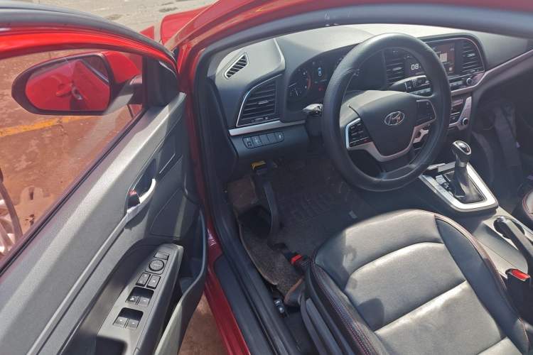 Used Hyundai Elantra 2016 1.6L Automatic ZhiXuan – Elite Version
