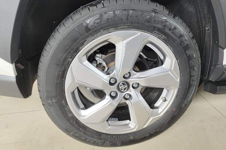 Used Toyota RAV4 2021 Dual-Engine 2.5L E-CVT Two-Wheel Drive Elite Edition
